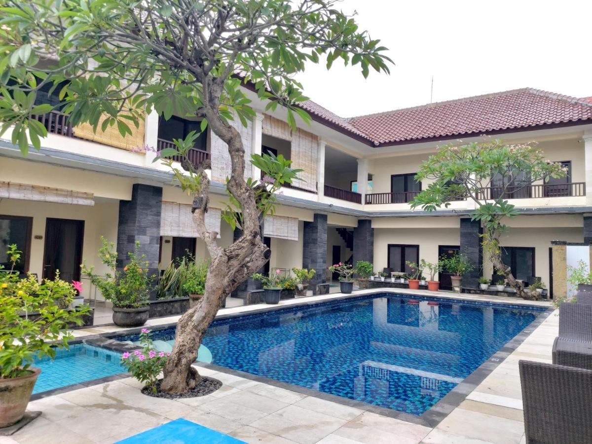 Radha Bali Hotel Кута Екстер'єр фото