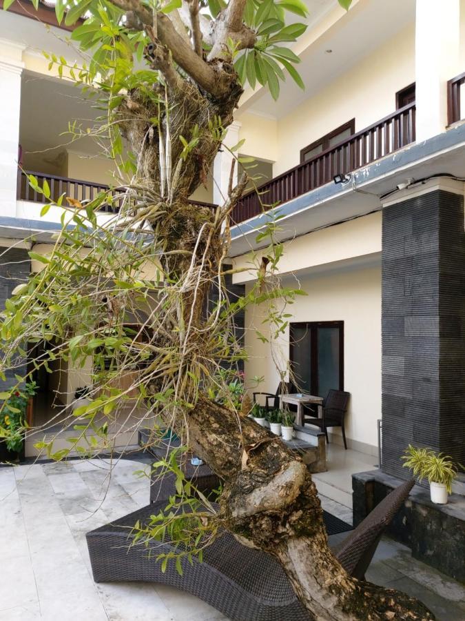 Radha Bali Hotel Кута Екстер'єр фото