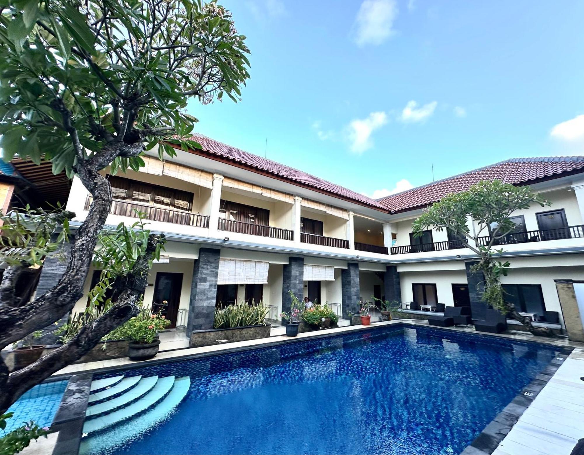 Radha Bali Hotel Кута Екстер'єр фото